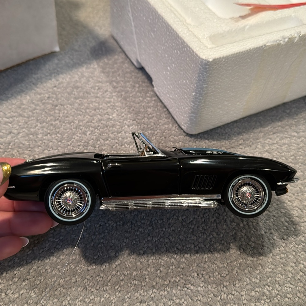 S8-53 FRANKLIN MINT DIE VINTAGE 1:24 CAST CAR - 1967 CHEVY CORVETTE CONVERTIBLE - Picture 2 of 5
